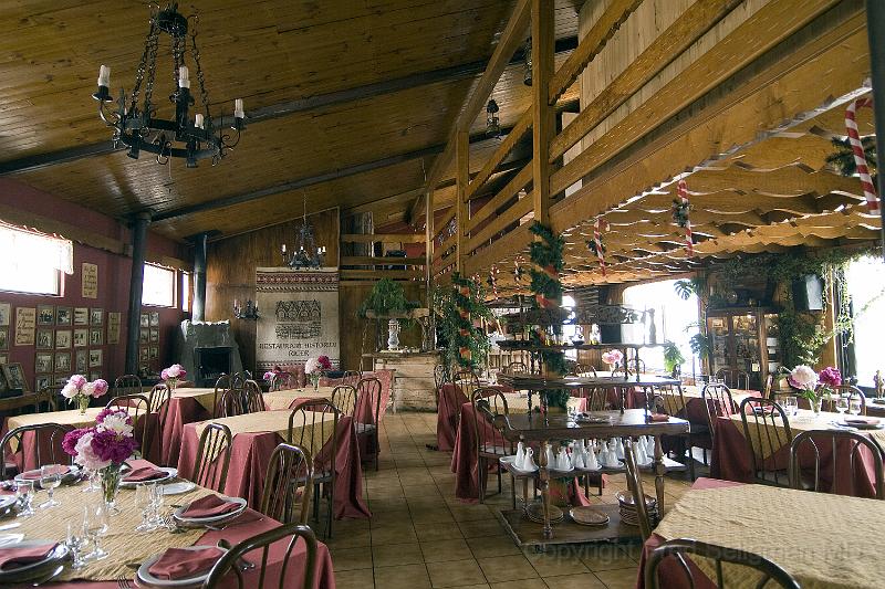 20071218 103609 D200 3900x2600.jpg - Coyhaique restaurant